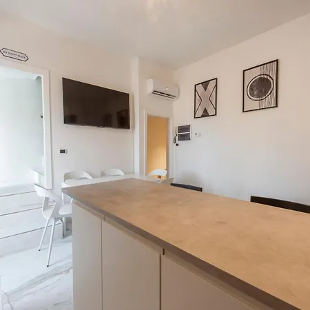 Guelfa 51 By Mmega Apartment